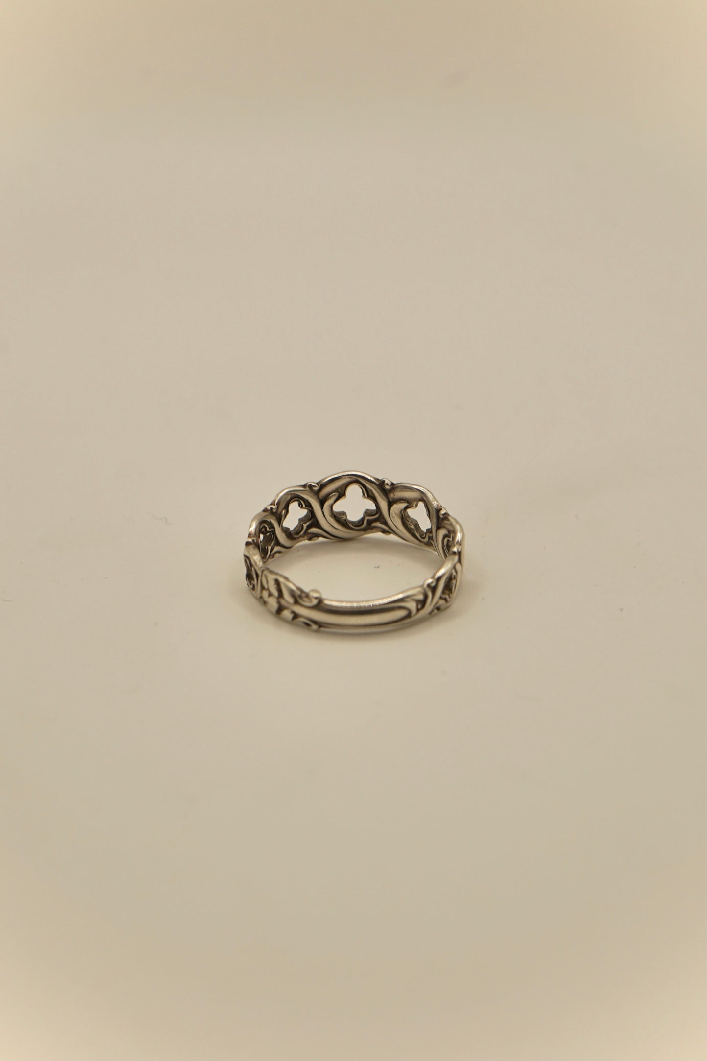 Sterling silver intricate quatrefoil cut-out spoon ring