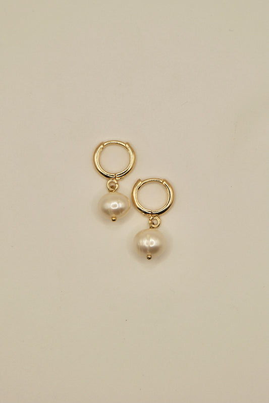 14k gold fill round pearl earrings