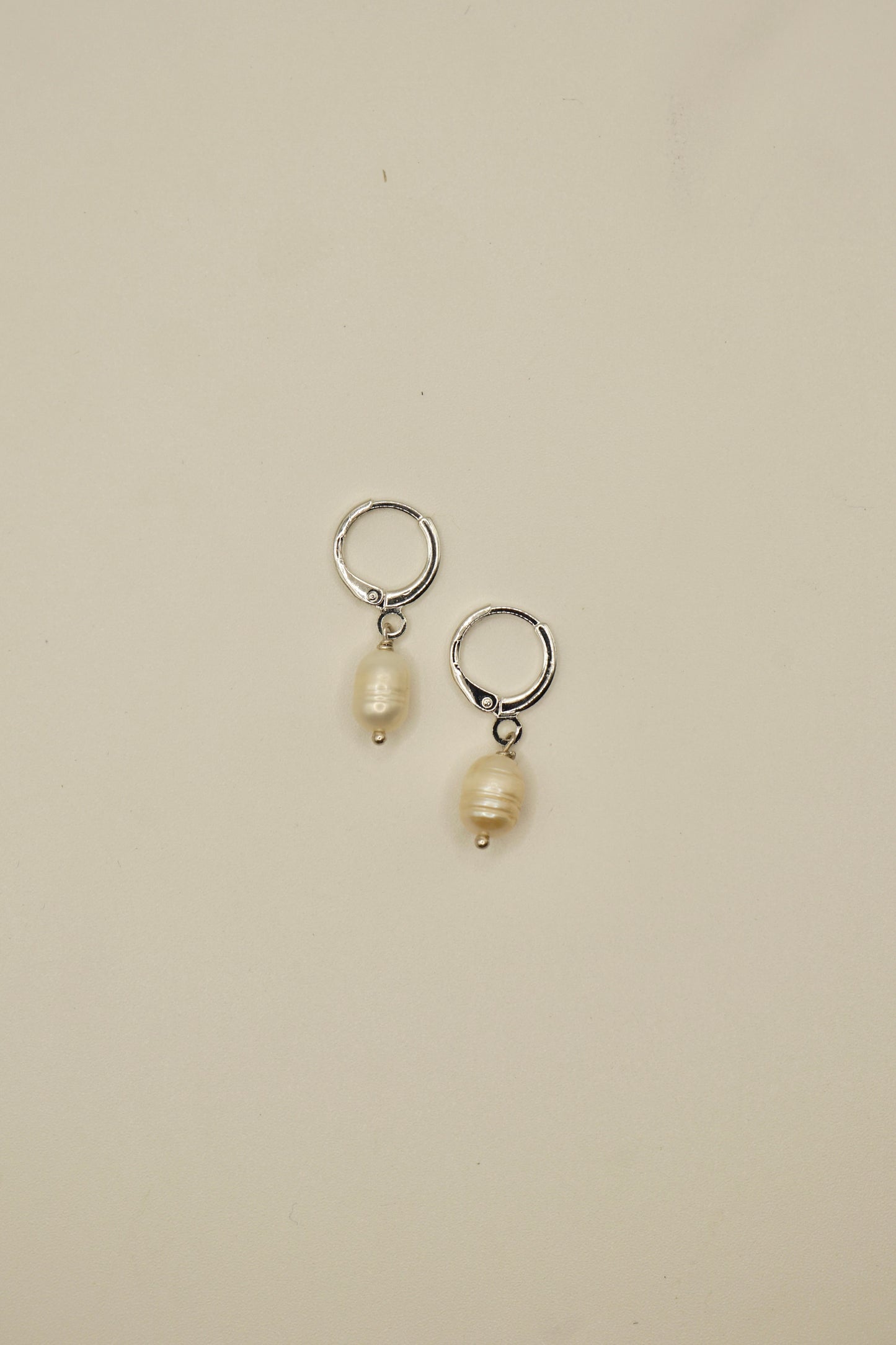 Sterling silver genuine pearl earrings