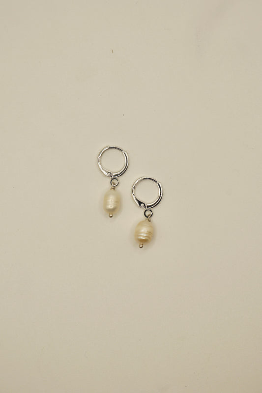 Sterling silver genuine pearl earrings